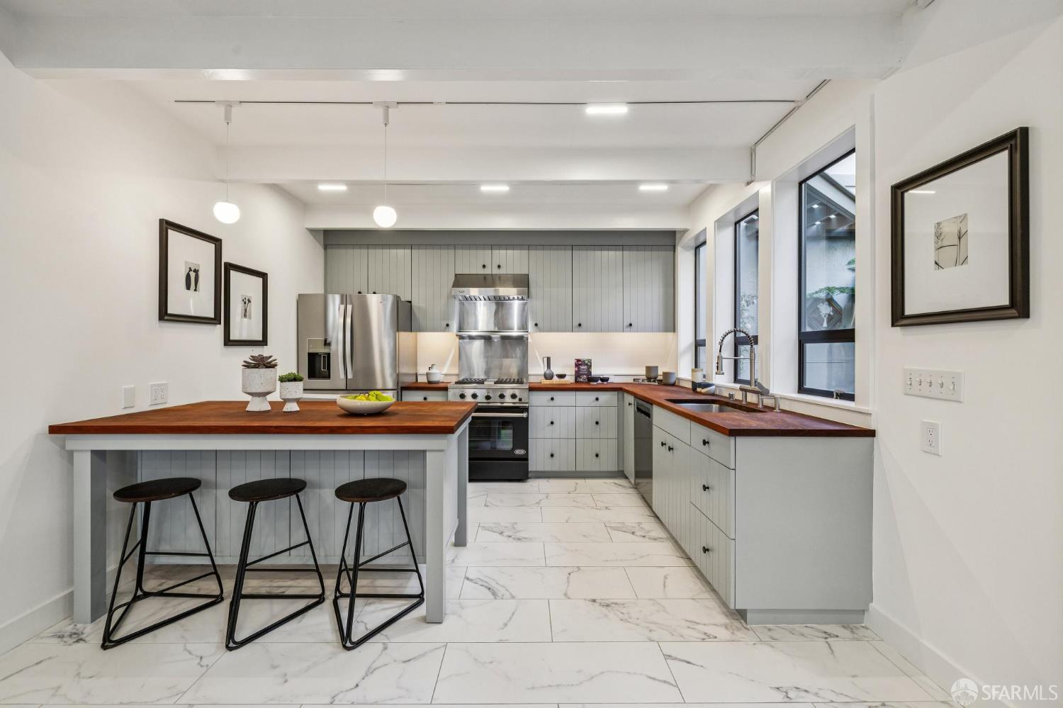 Detail Gallery Image 12 of 28 For 2753 22nd St, San Francisco,  CA 94110 - 2 Beds | 2 Baths