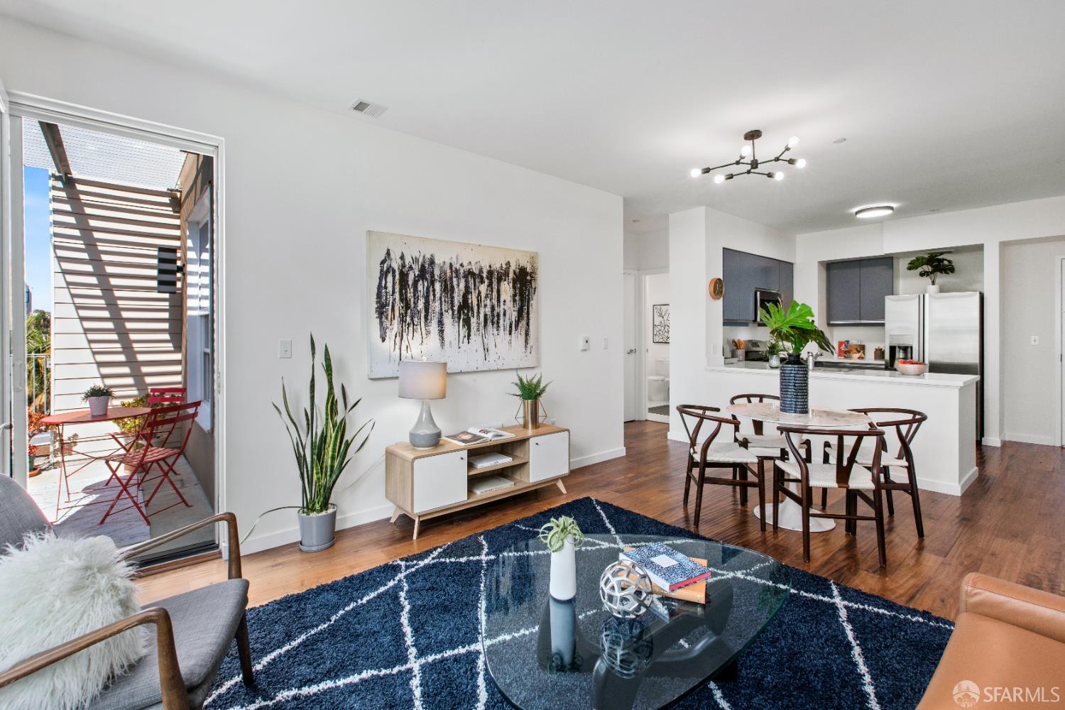 Photo #2: 425069756 Listing 