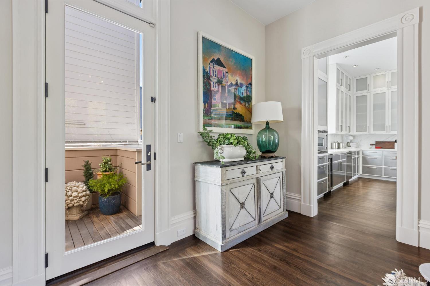 Detail Gallery Image 25 of 72 For 2221 Scott St, San Francisco,  CA 94115 - 5 Beds | 4/1 Baths