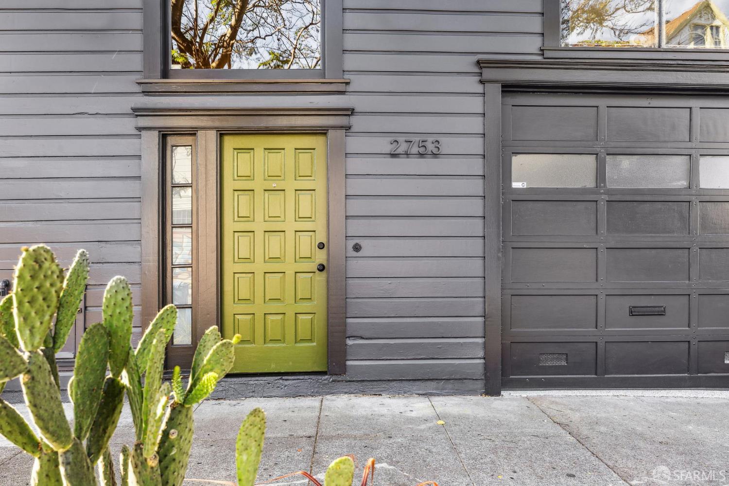 Detail Gallery Image 2 of 28 For 2753 22nd St, San Francisco,  CA 94110 - 2 Beds | 2 Baths