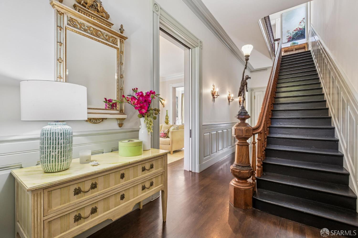 Detail Gallery Image 5 of 72 For 2221 Scott St, San Francisco,  CA 94115 - 5 Beds | 4/1 Baths