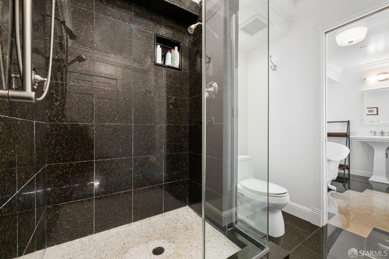 Photo #30: 425066648 Listing: Photo #30