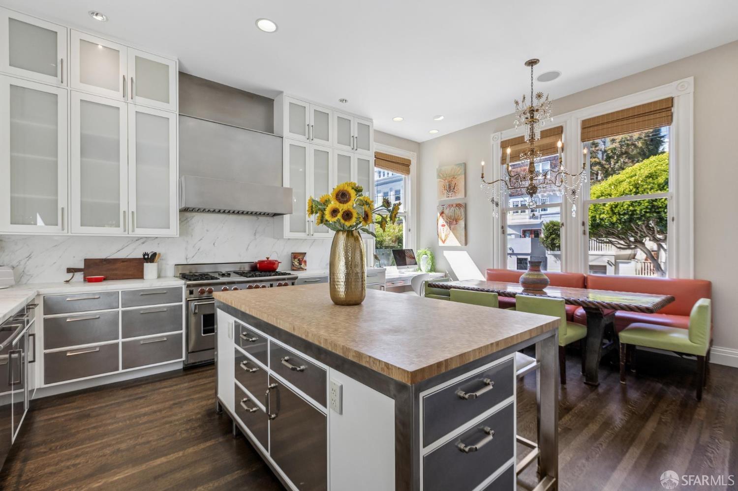 Detail Gallery Image 31 of 72 For 2221 Scott St, San Francisco,  CA 94115 - 5 Beds | 4/1 Baths