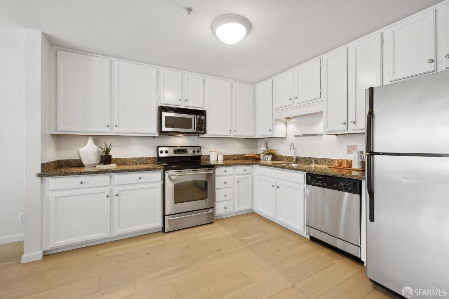 Photo #10: 425069794 Listing: Photo #10