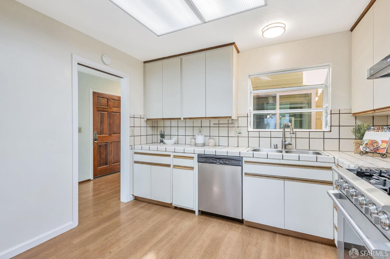 Detail Gallery Image 9 of 57 For 1330 27th Ave, San Francisco,  CA 94122 - – Beds | – Baths
