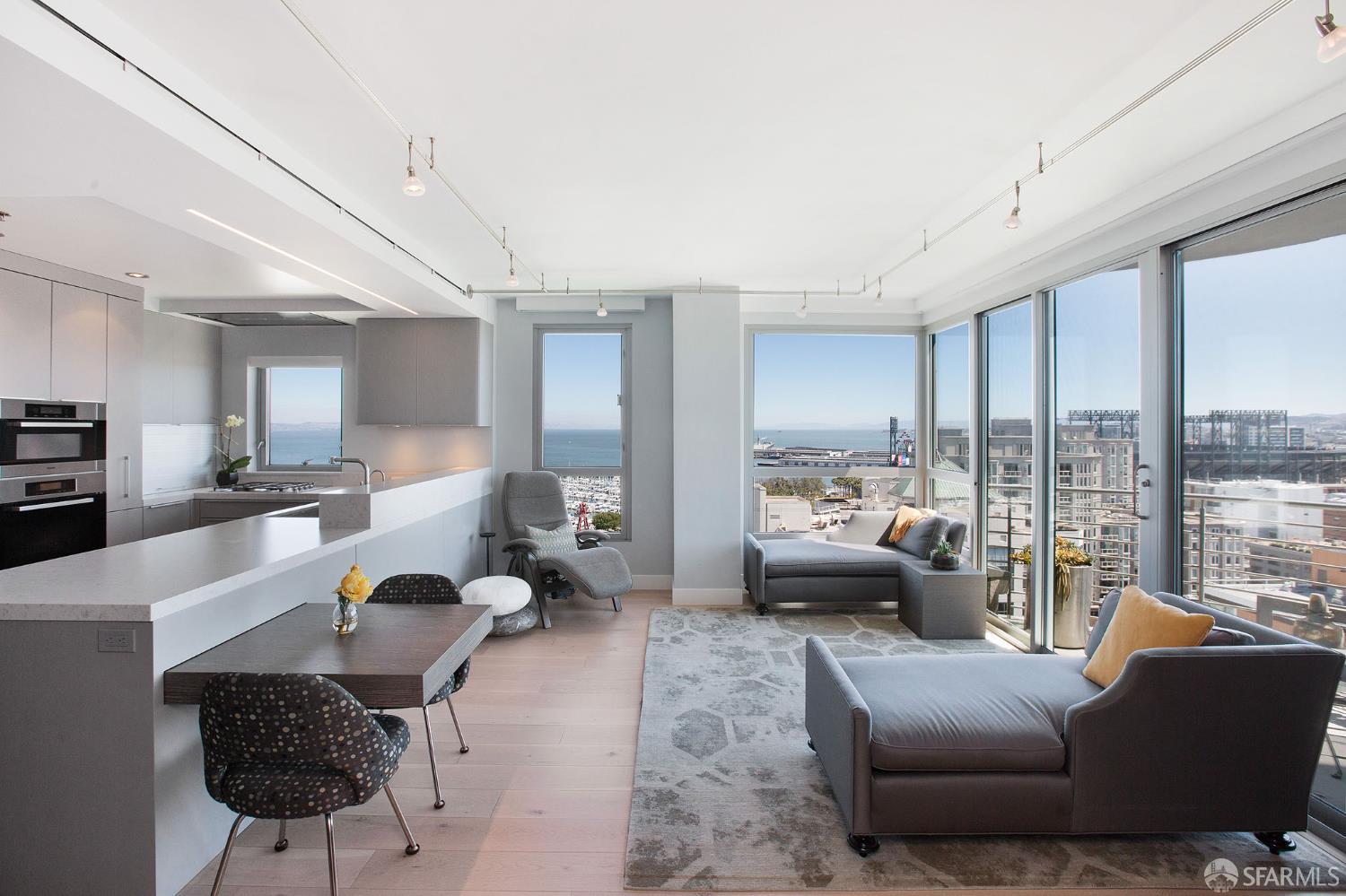 Detail Gallery Image 2 of 56 For 229 Brannan St 16e,  San Francisco,  CA 94107 - 2 Beds | 2 Baths