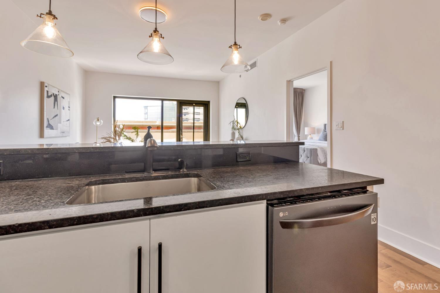 Detail Gallery Image 7 of 41 For 88 E San Fernando St #507,  San Jose,  CA 95113 - 1 Beds | 1 Baths