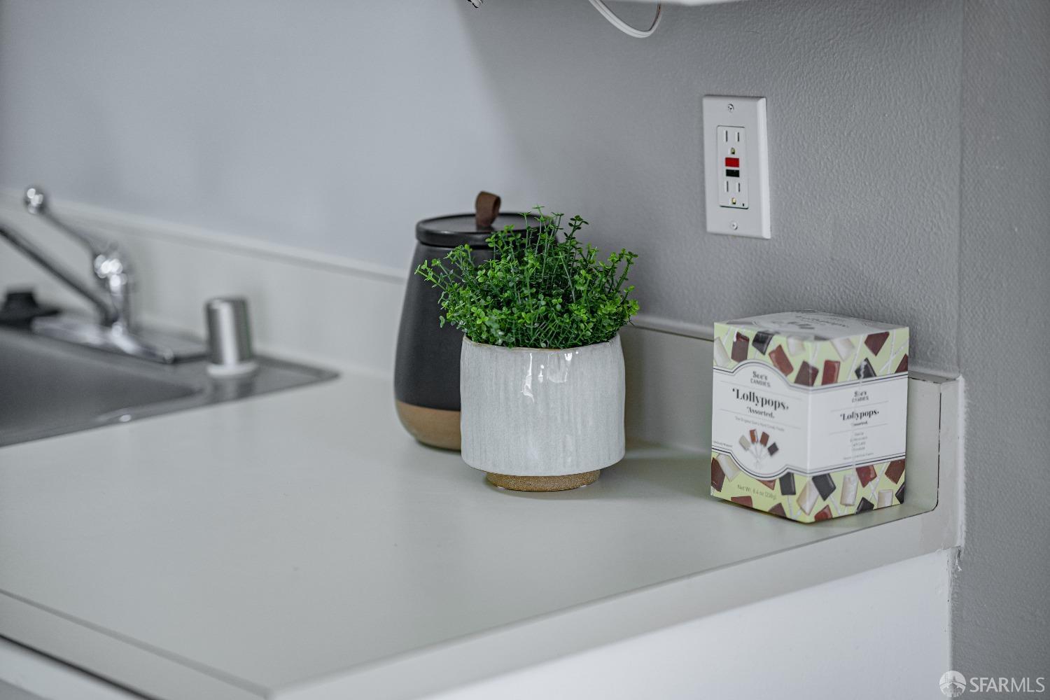 Detail Gallery Image 45 of 51 For 94 Bayo Vista Ave #304,  Oakland,  CA 94611 - 1 Beds | 1 Baths