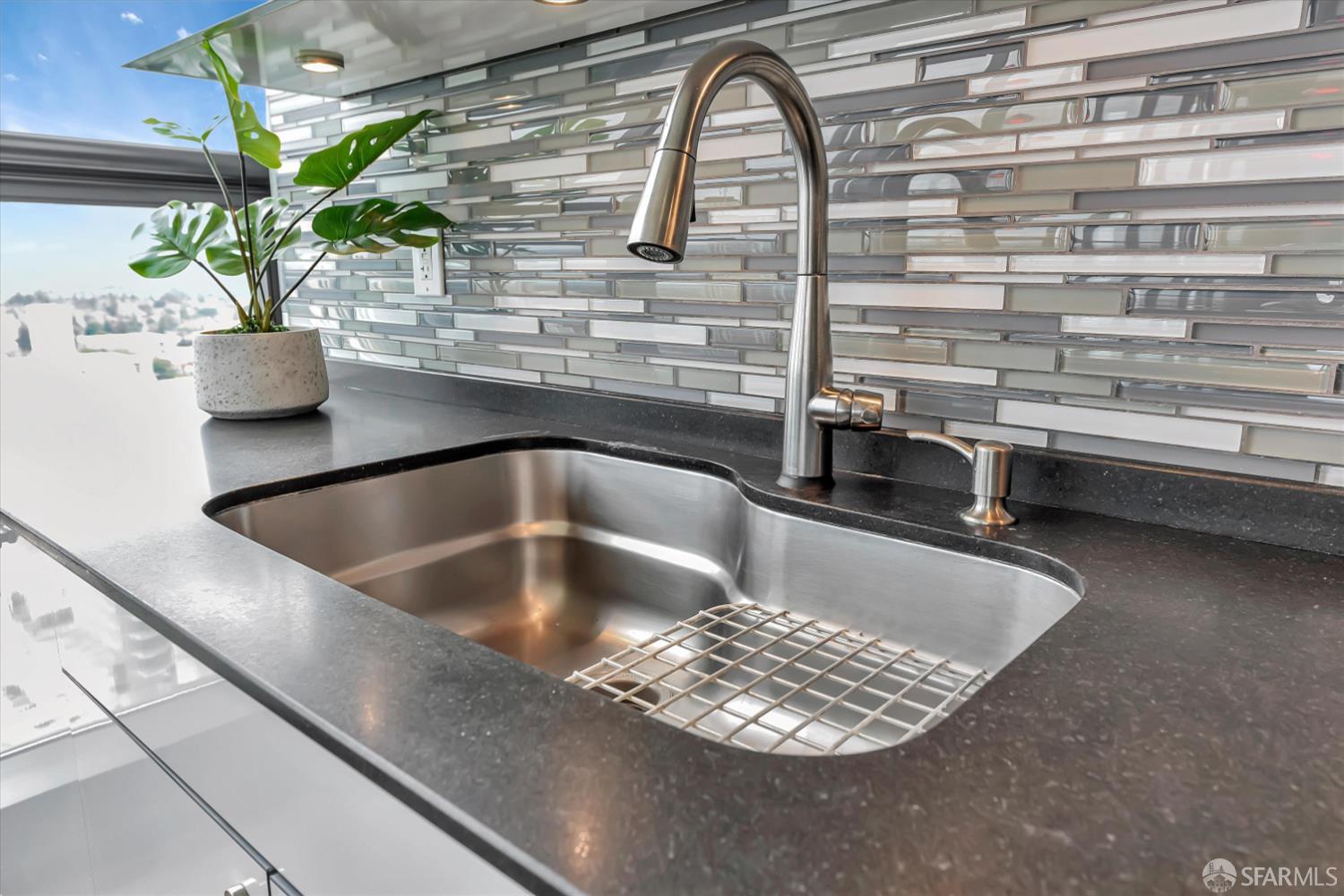 Detail Gallery Image 16 of 65 For 88 E San Fernando St #2103,  San Jose,  CA 95113 - 2 Beds | 2/1 Baths