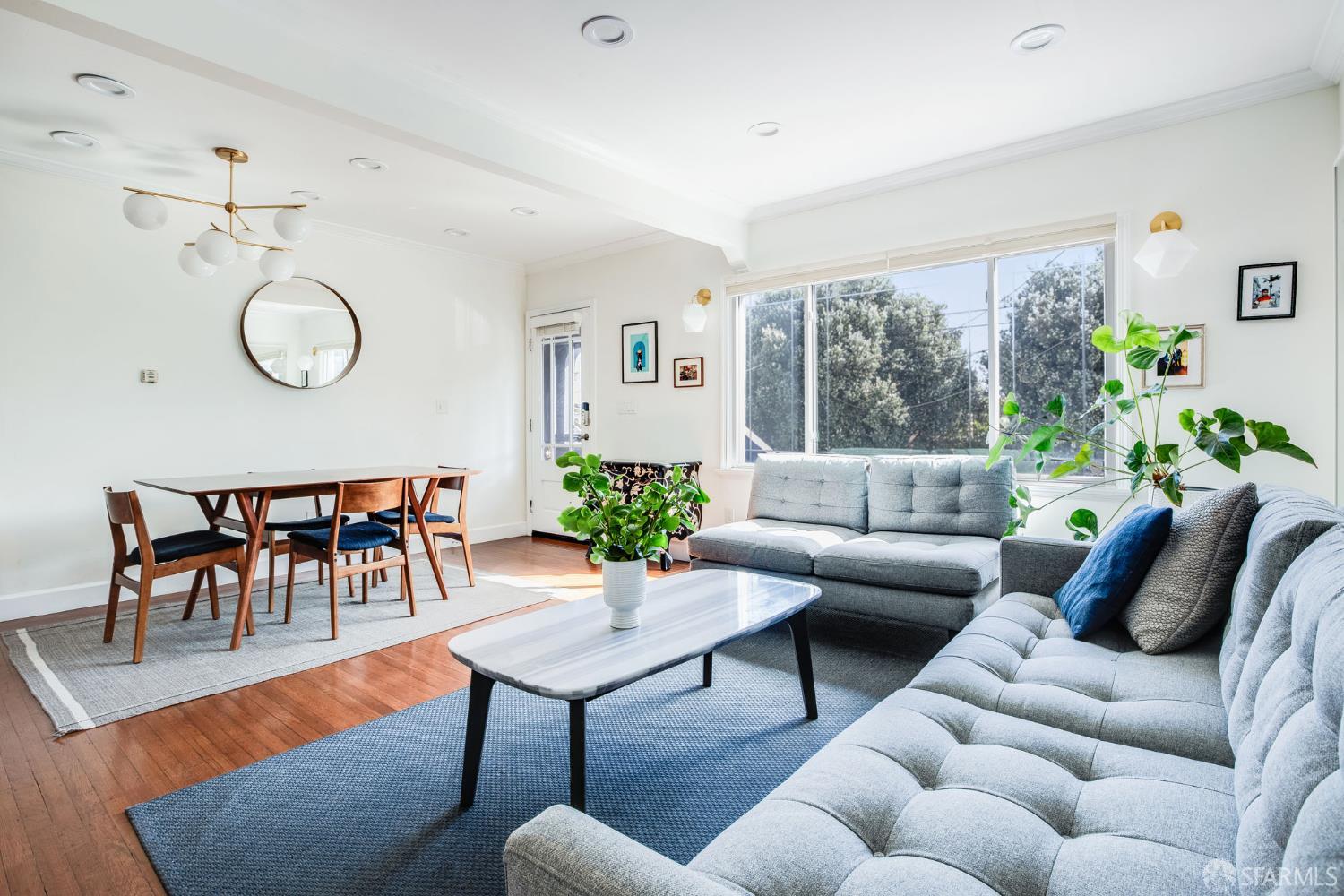 Detail Gallery Image 2 of 12 For 8 Fountain St, San Francisco,  CA 94114 - 2 Beds | 1 Baths