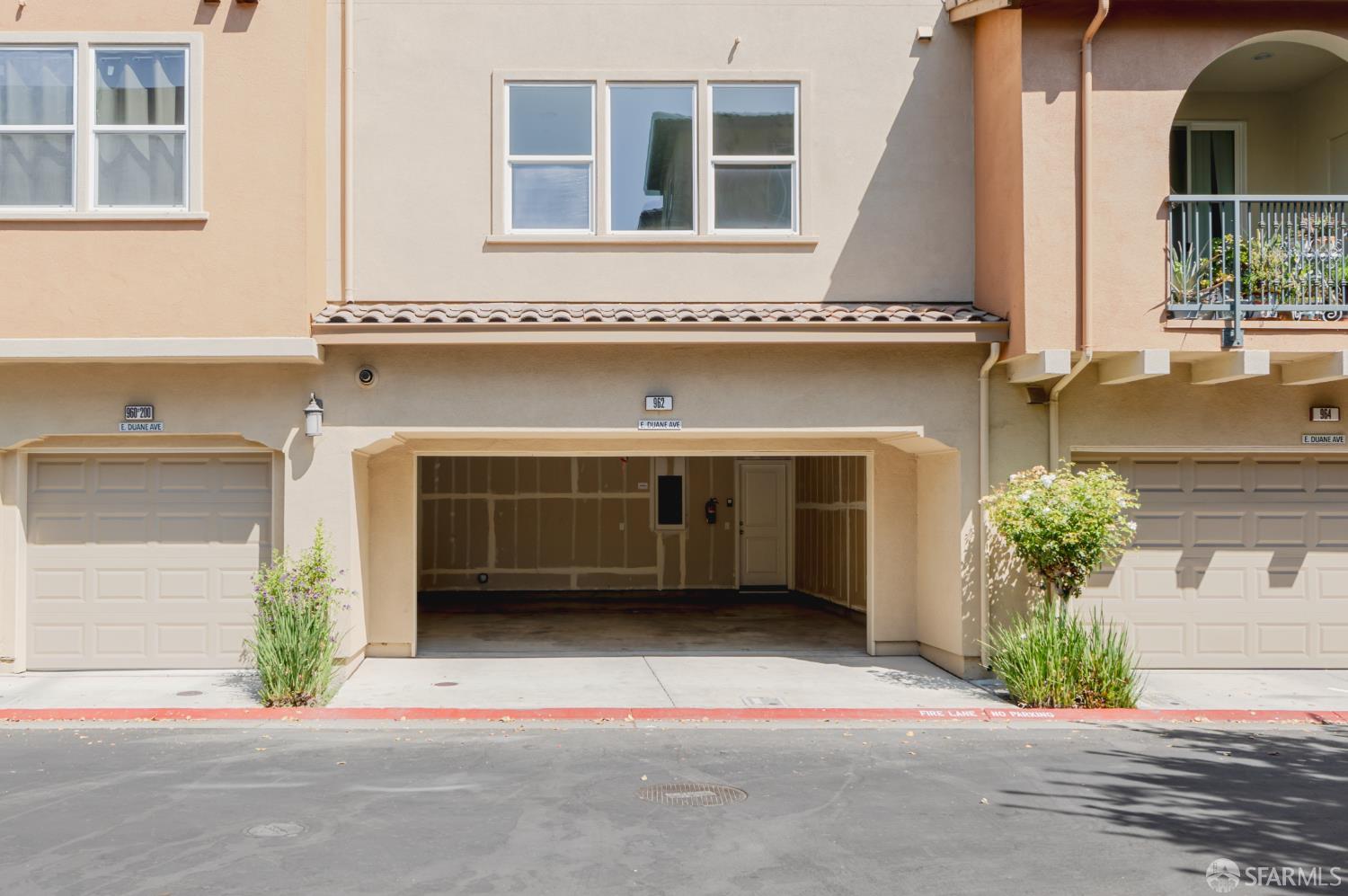 Detail Gallery Image 27 of 31 For 962 E Duane Ave, Sunnyvale,  CA 94085 - 4 Beds | 3/1 Baths