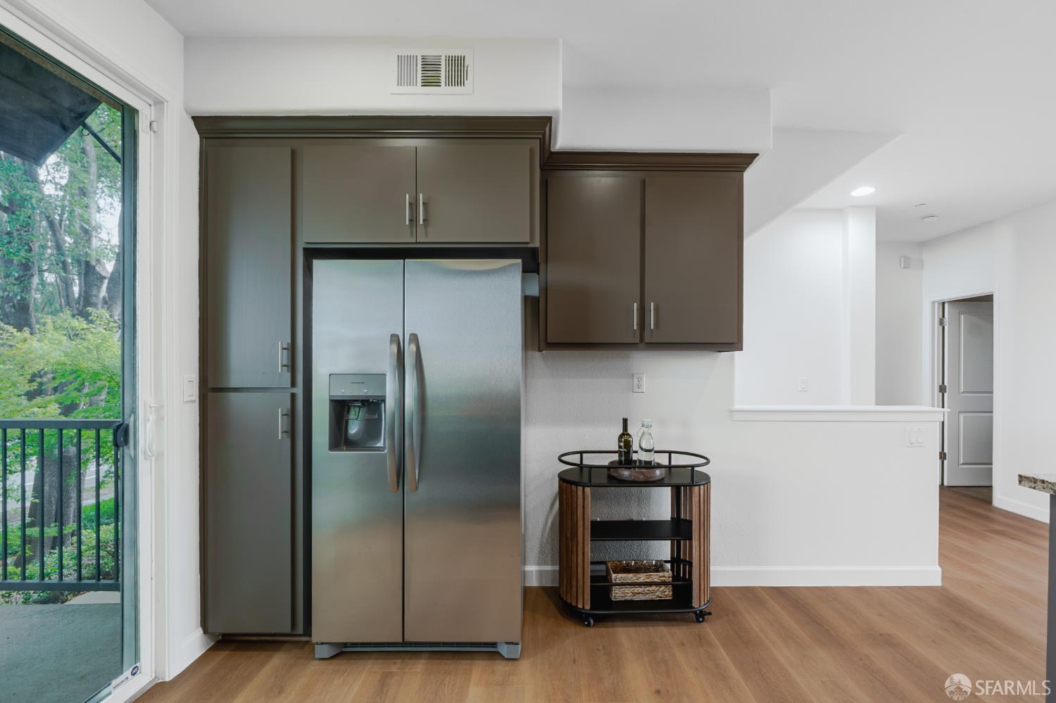 Detail Gallery Image 9 of 31 For 962 E Duane Ave, Sunnyvale,  CA 94085 - 4 Beds | 3/1 Baths