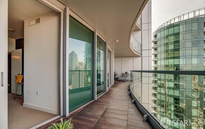 Detail Gallery Image 11 of 37 For 338 Spear St 32a,  San Francisco,  CA 94105 - 2 Beds | 2 Baths