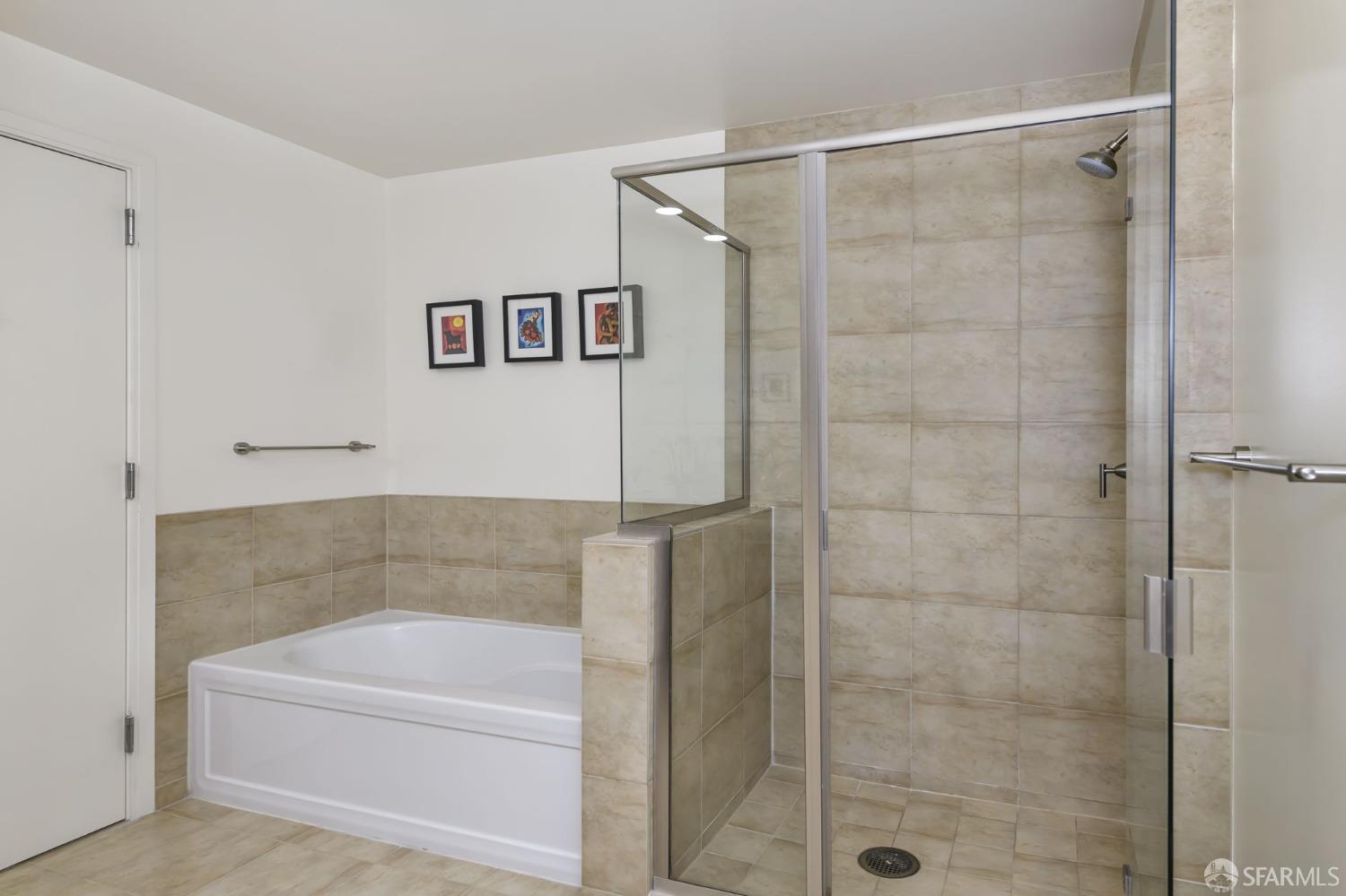 Photo #22: 425070133 Listing: Photo #22