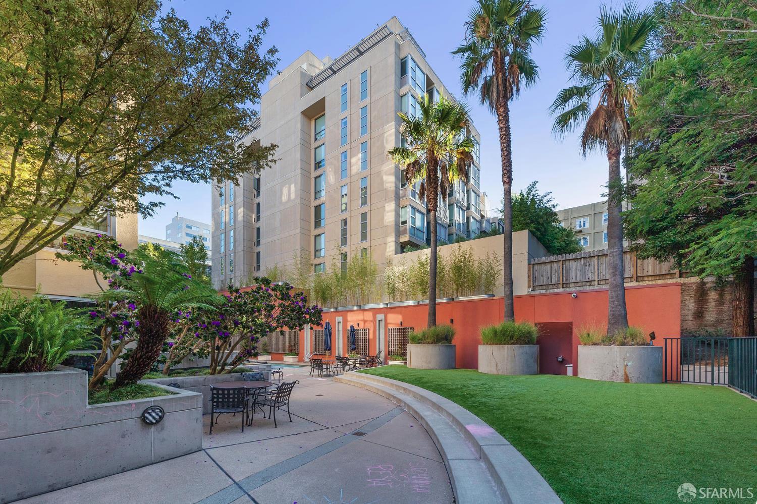 Photo #6: 425070065 Listing 
