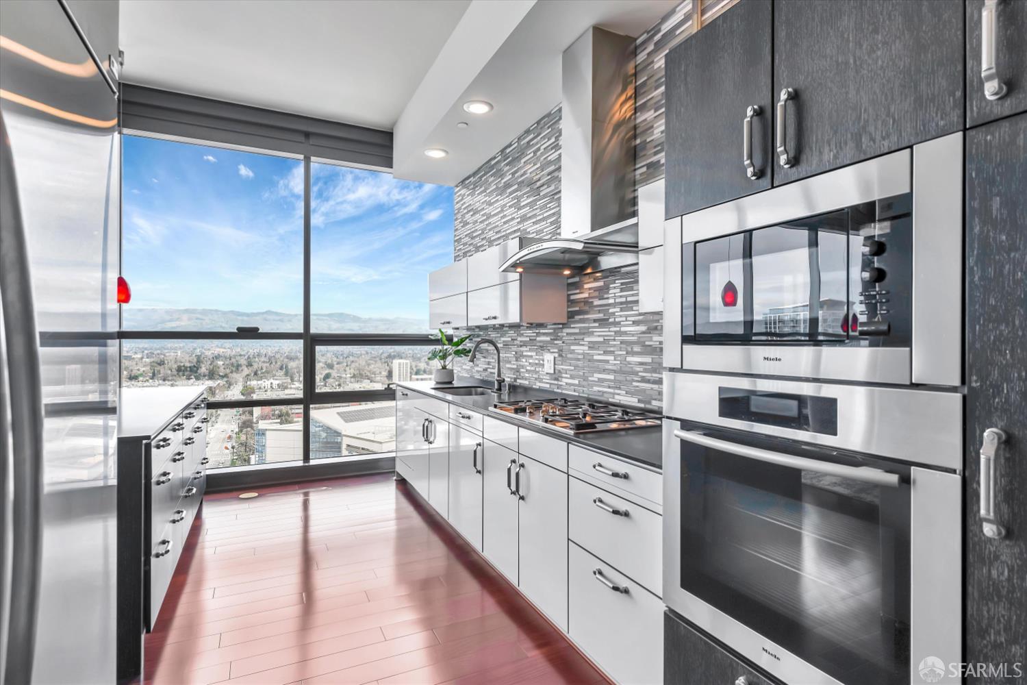 Detail Gallery Image 9 of 65 For 88 E San Fernando St #2103,  San Jose,  CA 95113 - 2 Beds | 2/1 Baths