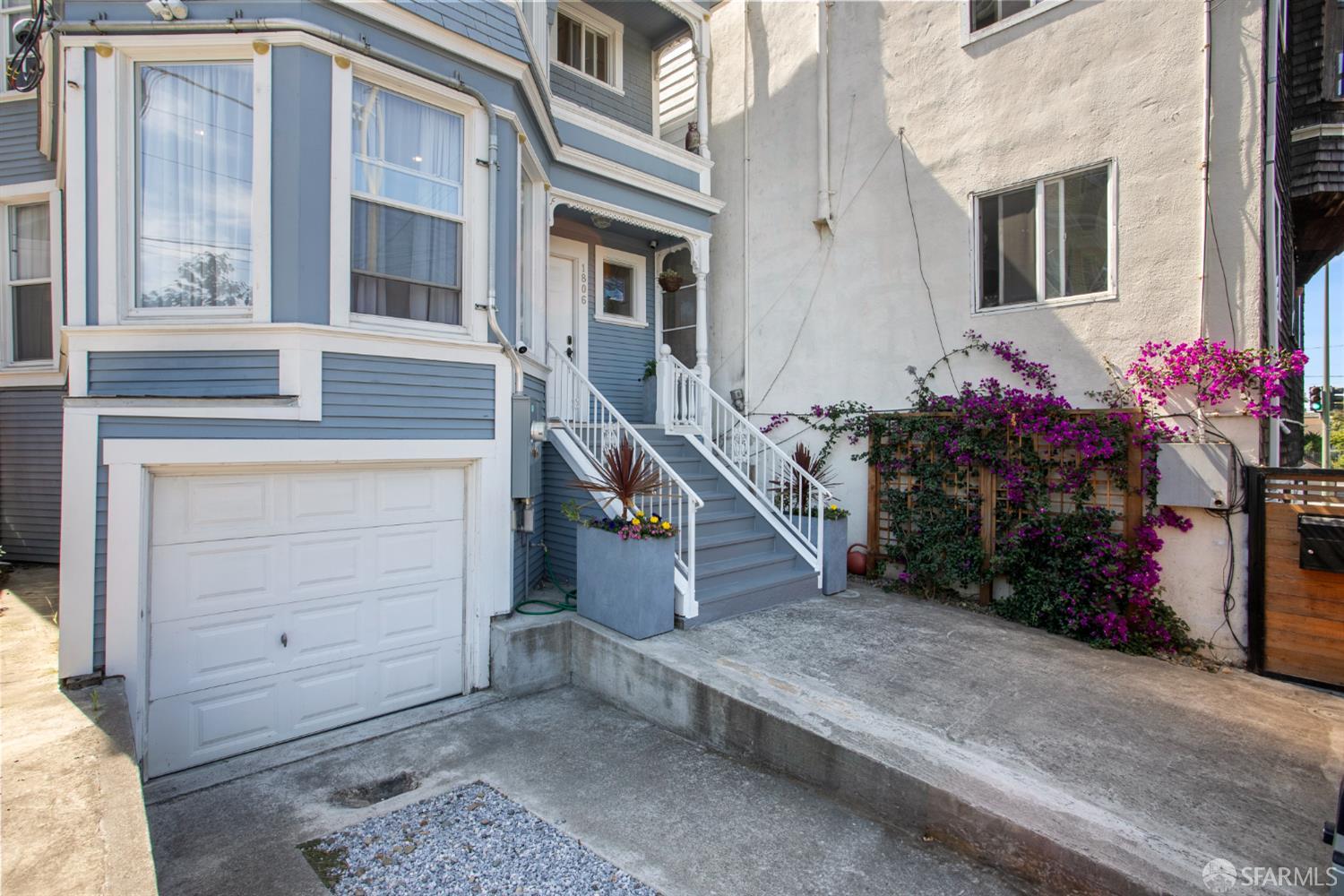 Detail Gallery Image 4 of 74 For 1806 8th Ave, Oakland,  CA 94606 - 3 Beds | 2 Baths