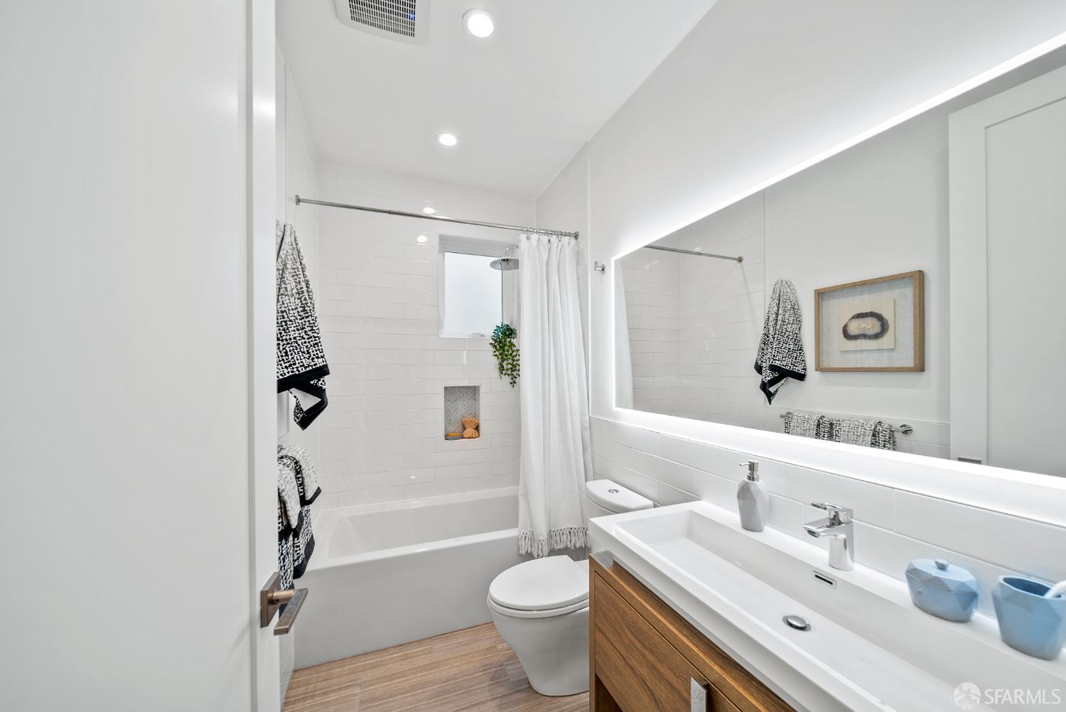 Detail Gallery Image 25 of 52 For 238 Parker Ave, San Francisco,  CA 94118 - 3 Beds | 3/1 Baths