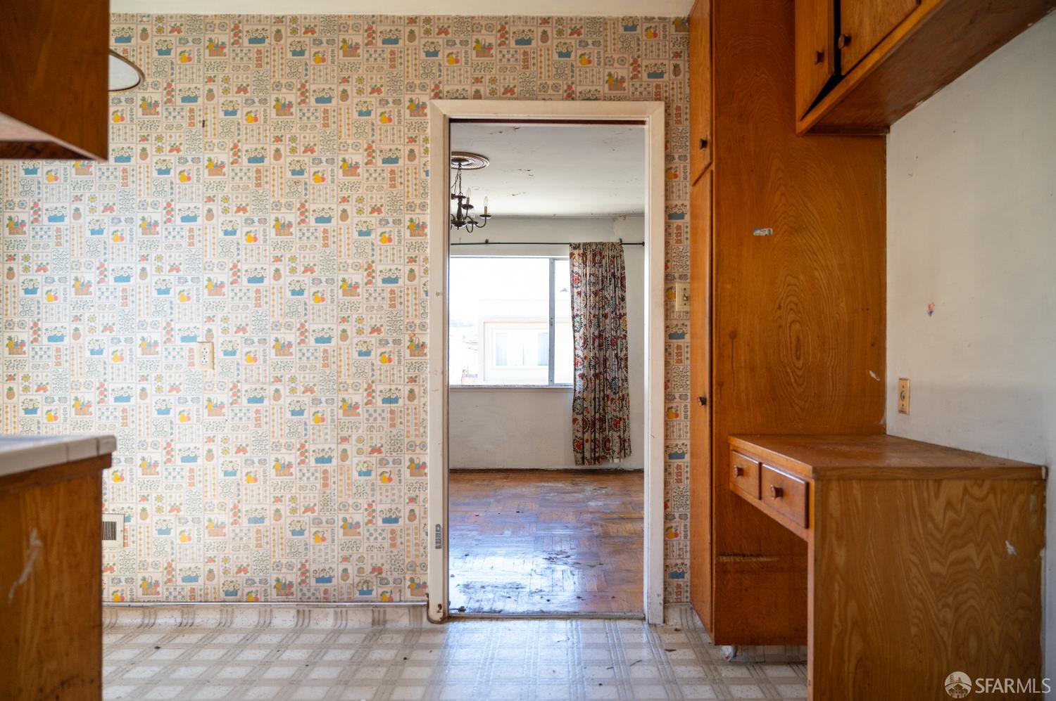 Detail Gallery Image 4 of 16 For 267 St. Catherine Dr, Daly City,  CA 94015 - 3 Beds | 2 Baths