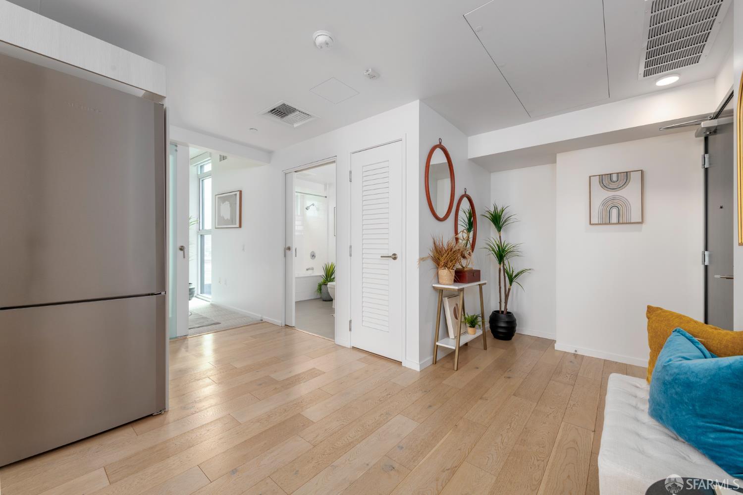 Photo #8: 425070004 Listing: Photo #8