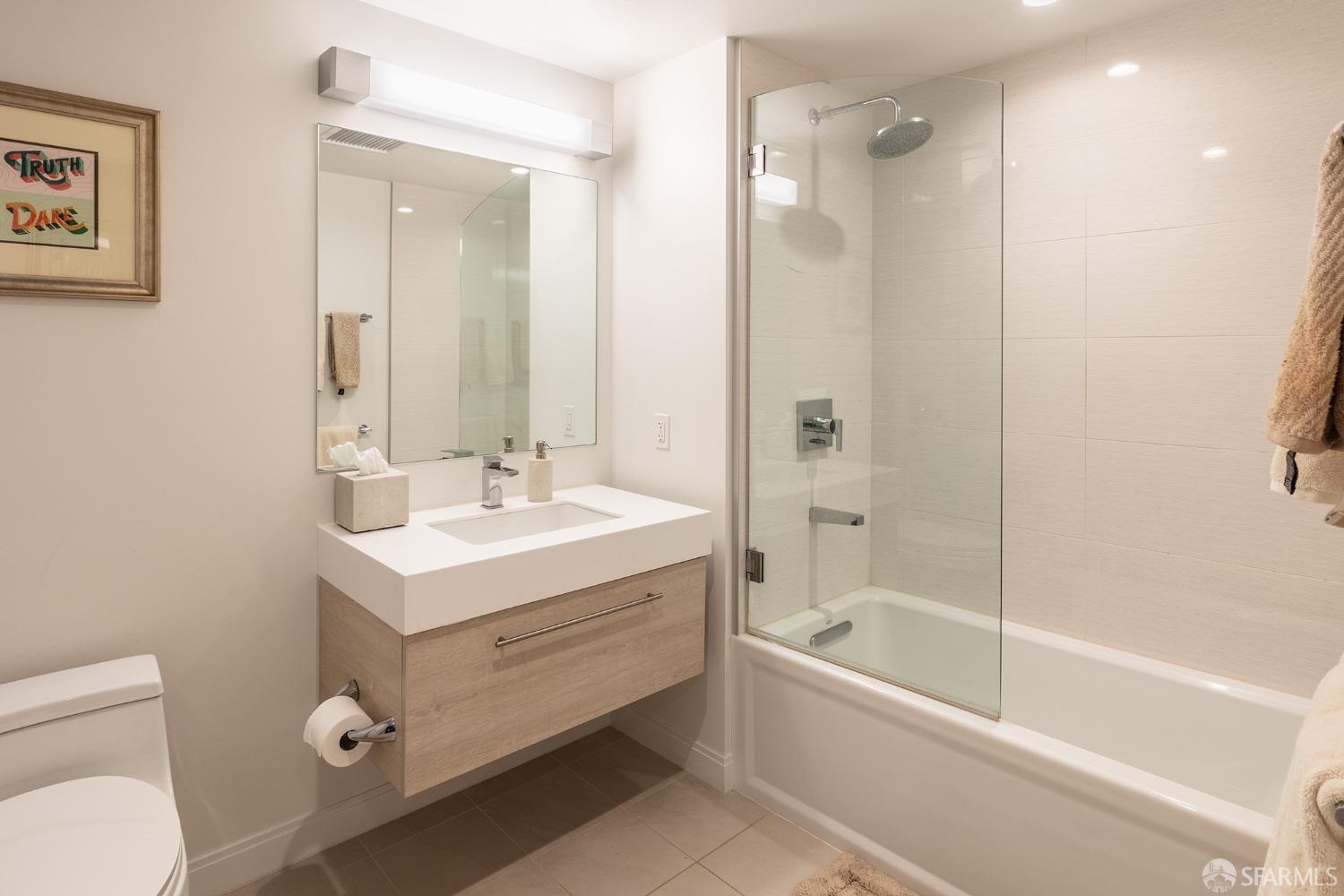 Photo #6: 425069870 Listing 