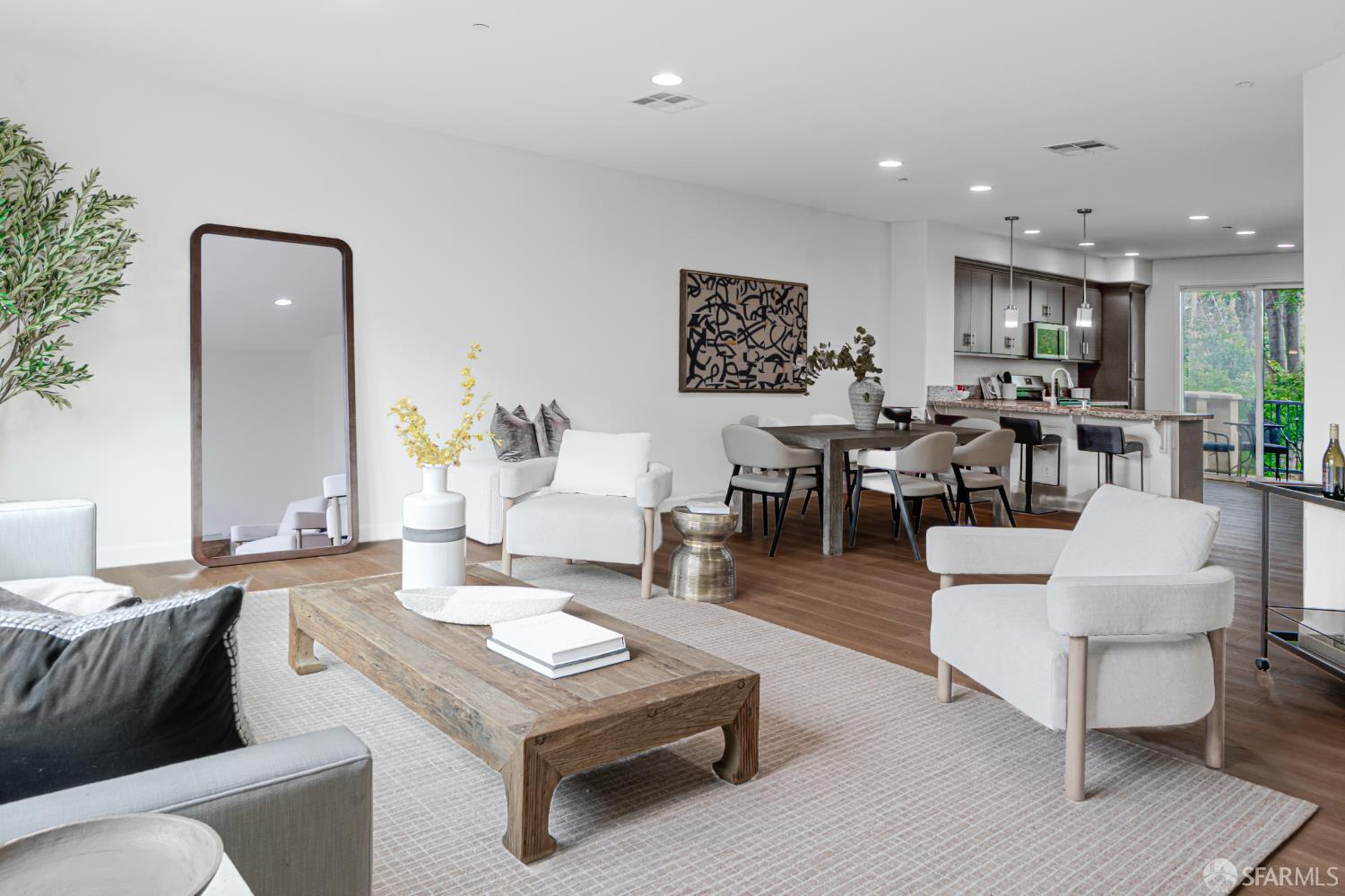 Detail Gallery Image 4 of 31 For 962 E Duane Ave, Sunnyvale,  CA 94085 - 4 Beds | 3/1 Baths