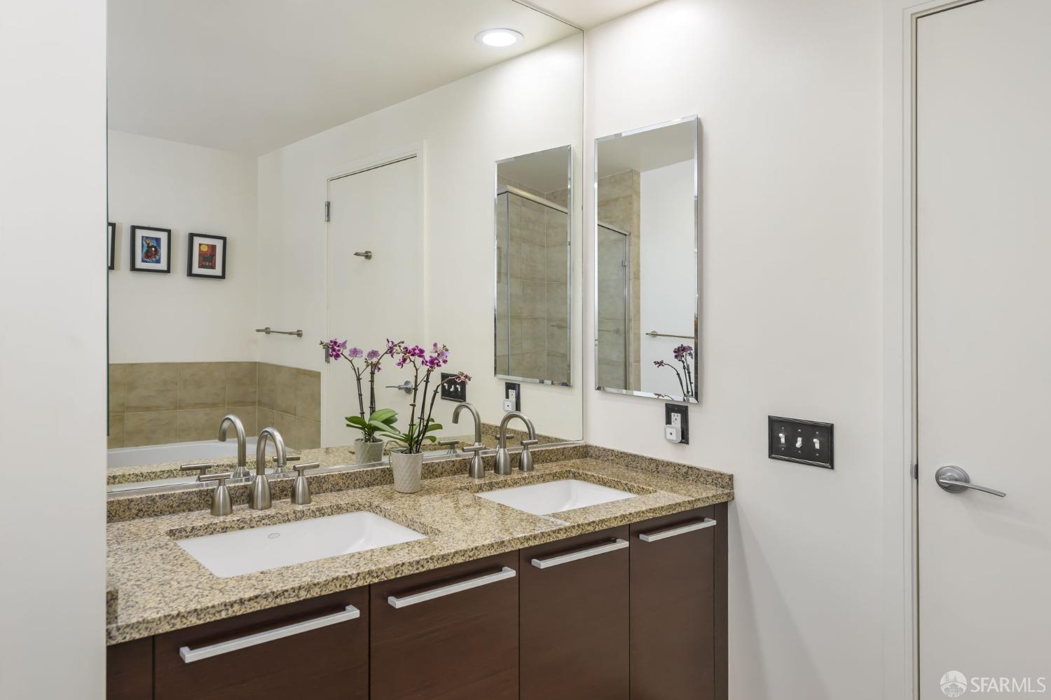 Photo #23: 425070133 Listing: Photo #23
