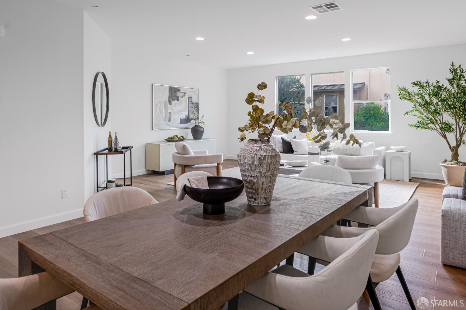 Detail Gallery Image 2 of 31 For 962 E Duane Ave, Sunnyvale,  CA 94085 - 4 Beds | 3/1 Baths