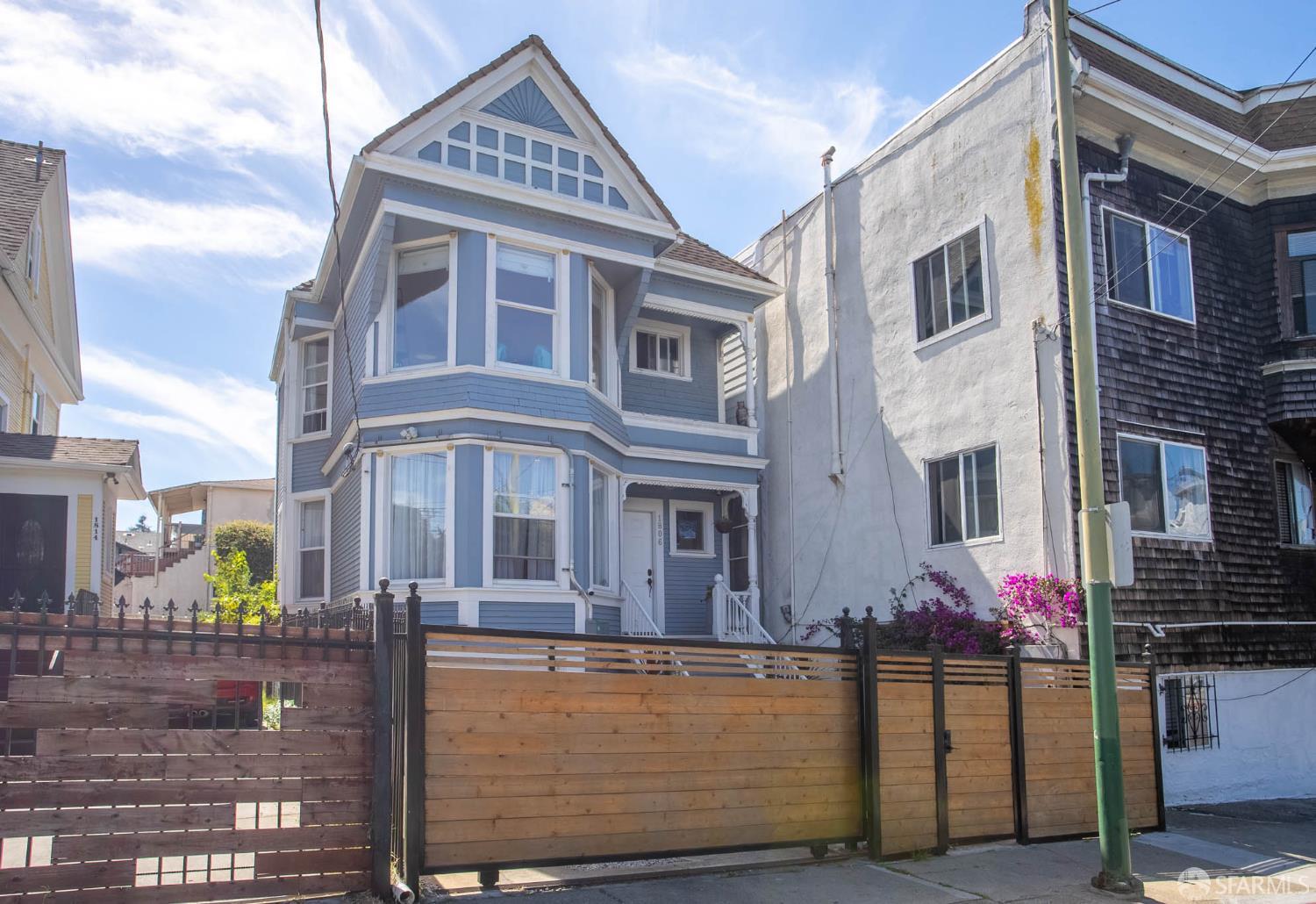 Detail Gallery Image 2 of 74 For 1806 8th Ave, Oakland,  CA 94606 - 3 Beds | 2 Baths