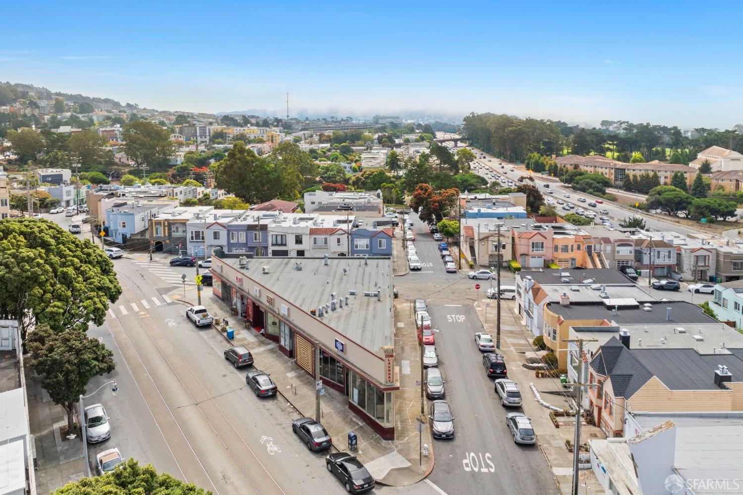 Detail Gallery Image 3 of 14 For 4089 19th Ave, San Francisco,  CA 94132 - – Beds | – Baths