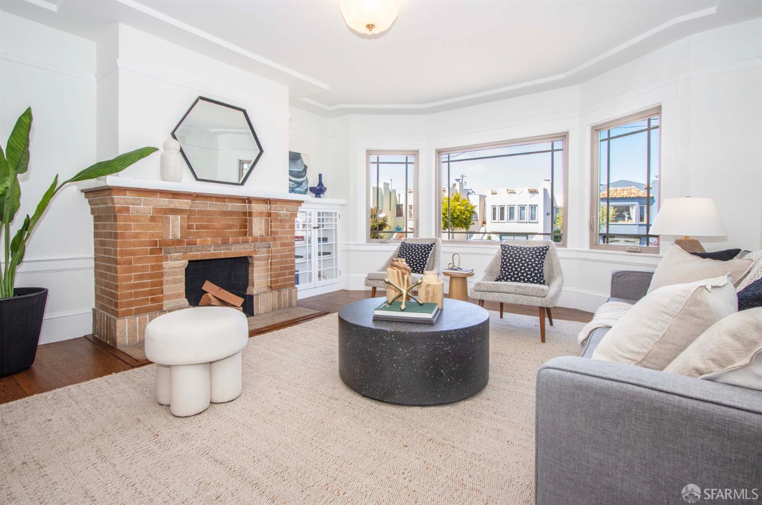 Detail Gallery Image 4 of 29 For 419 Capistrano Ave, San Francisco,  CA 94112 - 2 Beds | 1 Baths