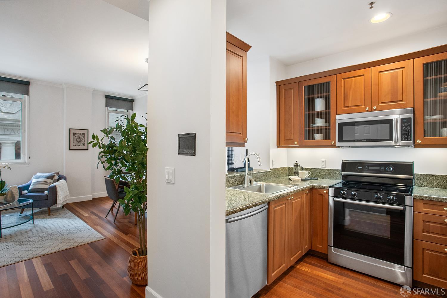 Photo #11: 425069983 Listing: Photo #11