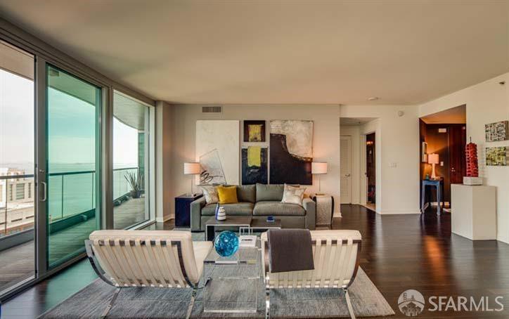 Detail Gallery Image 3 of 37 For 338 Spear St 32a,  San Francisco,  CA 94105 - 2 Beds | 2 Baths