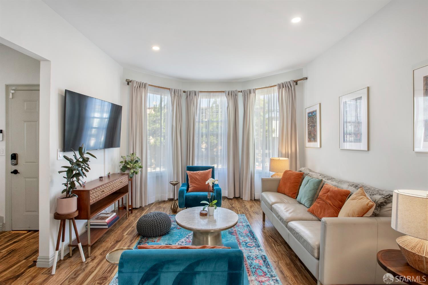 Detail Gallery Image 9 of 74 For 1806 8th Ave, Oakland,  CA 94606 - 3 Beds | 2 Baths