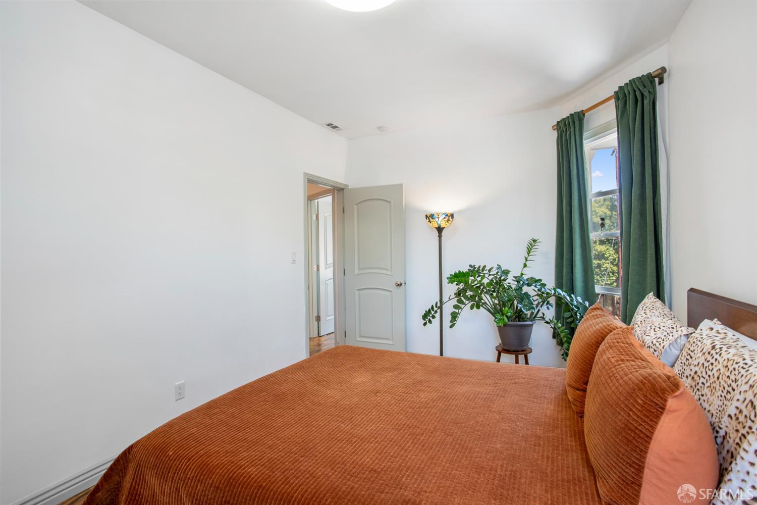 Detail Gallery Image 39 of 74 For 1806 8th Ave, Oakland,  CA 94606 - 3 Beds | 2 Baths