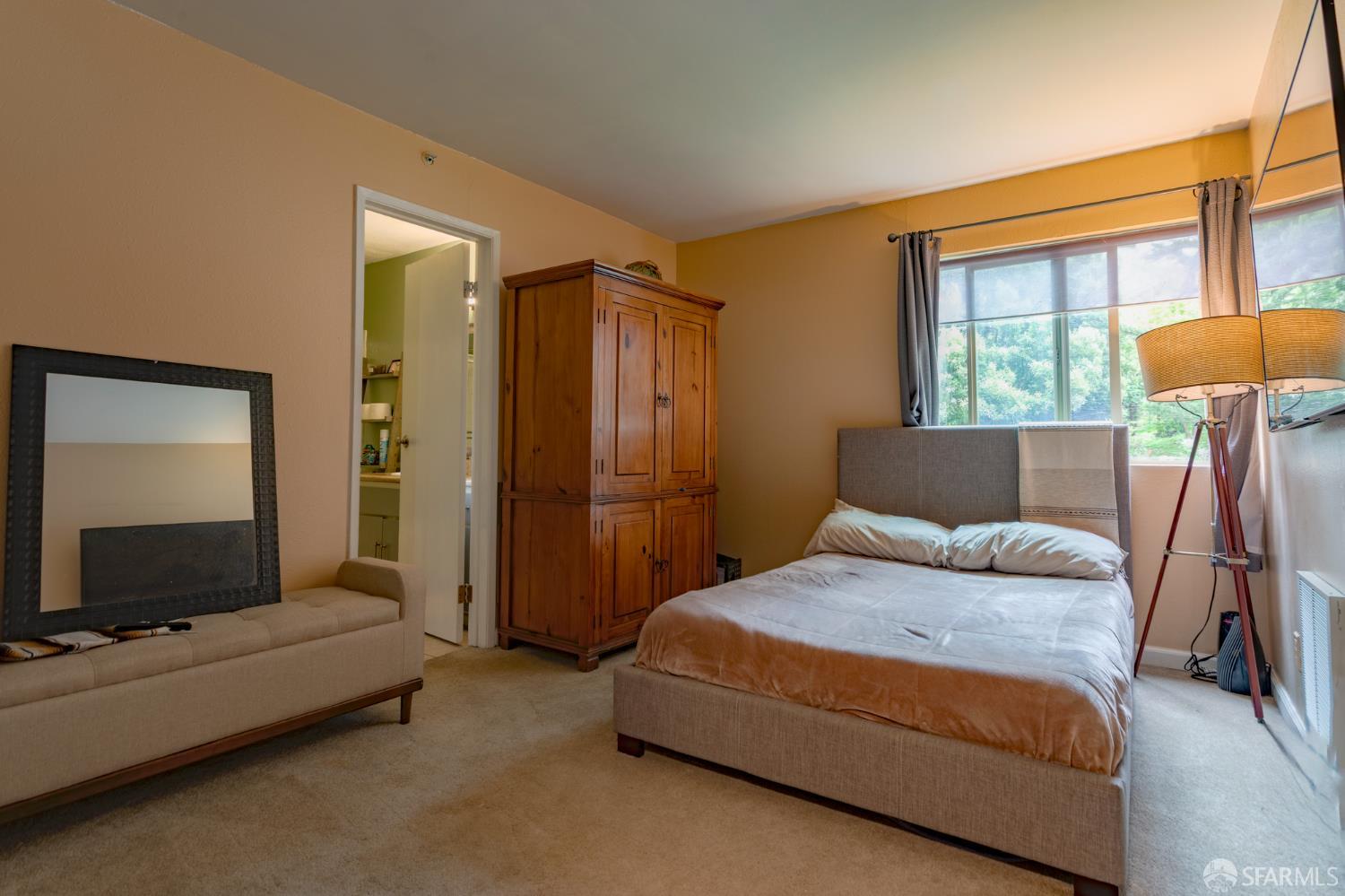 Photo #12: 425069878 Listing: Photo #12