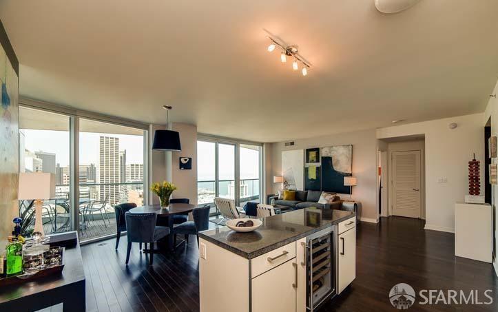 Detail Gallery Image 2 of 37 For 338 Spear St 32a,  San Francisco,  CA 94105 - 2 Beds | 2 Baths