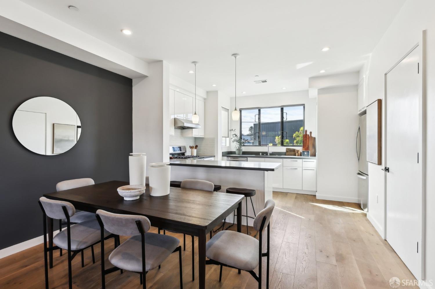 Photo #6: 425069865 Listing 