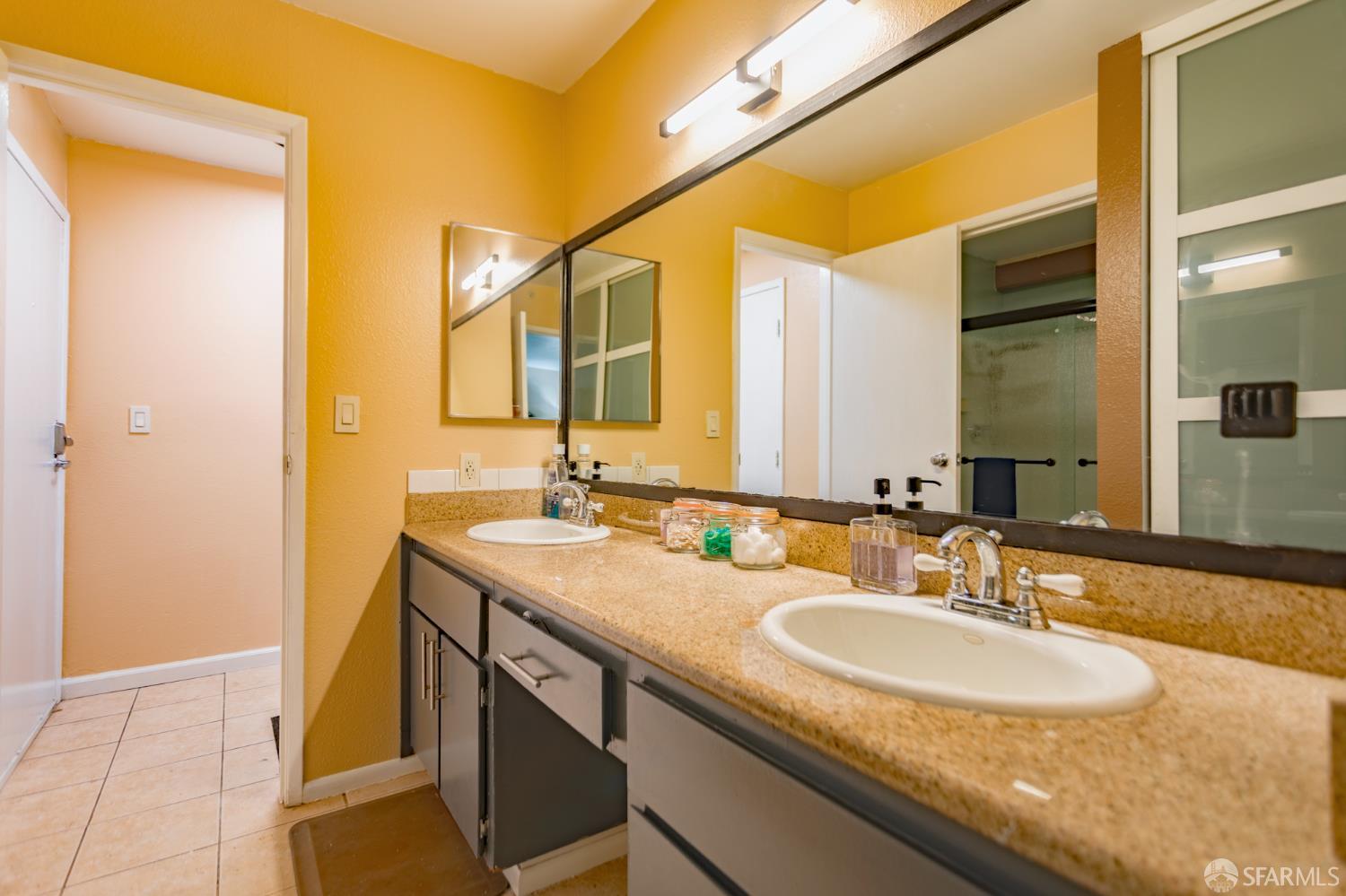 Photo #17: 425069878 Listing: Photo #17