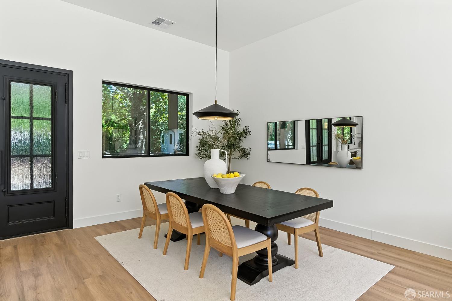 Detail Gallery Image 4 of 43 For 2559 Romley Ln, Alamo,  CA 94507 - 4 Beds | 3/2 Baths