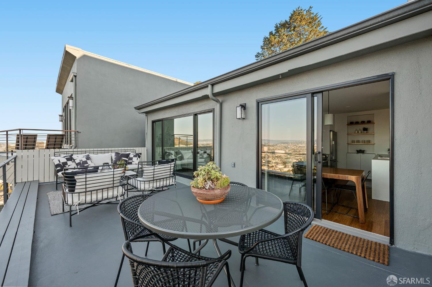 Detail Gallery Image 6 of 49 For 37 Miguel St #2,  San Francisco,  CA 94131 - 2 Beds | 1 Baths