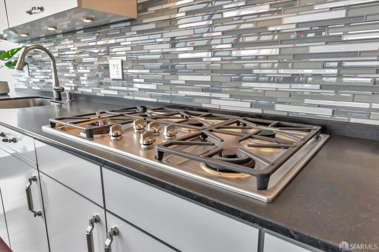 Detail Gallery Image 15 of 65 For 88 E San Fernando St #2103,  San Jose,  CA 95113 - 2 Beds | 2/1 Baths