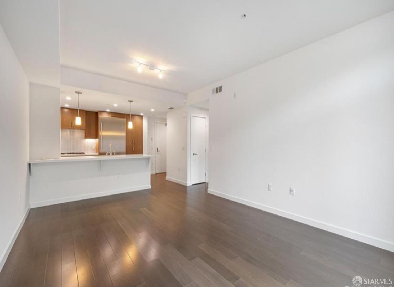 Photo #8: 425070113 Listing: Photo #8