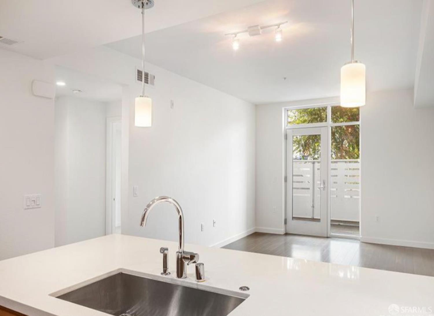 Photo #14: 425070113 Listing: Photo #14