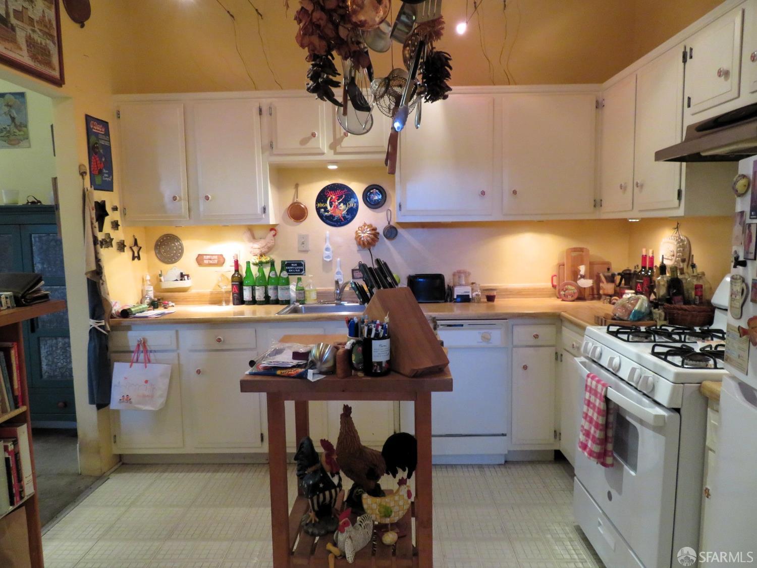 Photo #15: 425043608 Listing: Photo #15