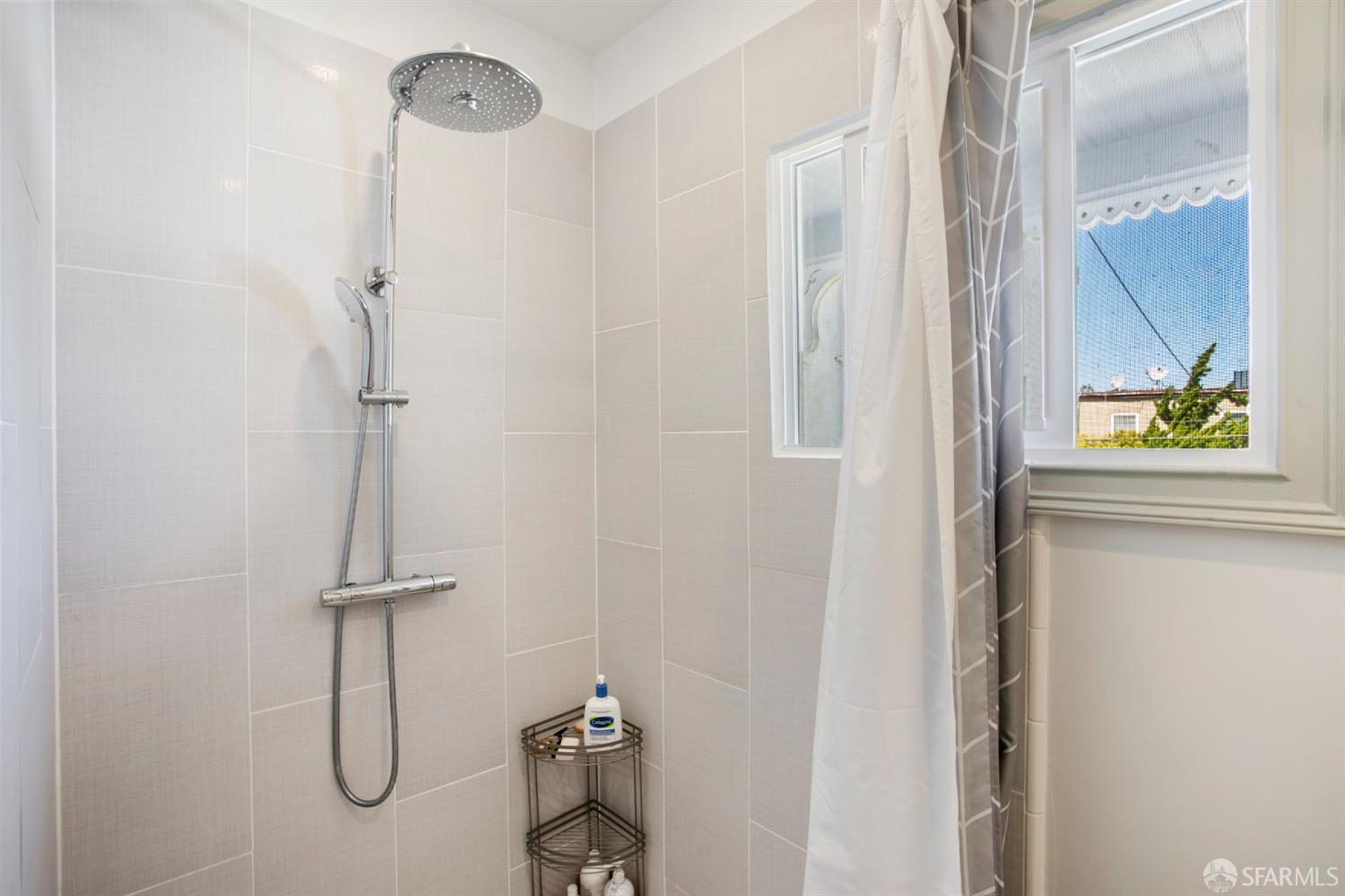 Detail Gallery Image 29 of 74 For 1806 8th Ave, Oakland,  CA 94606 - 3 Beds | 2 Baths