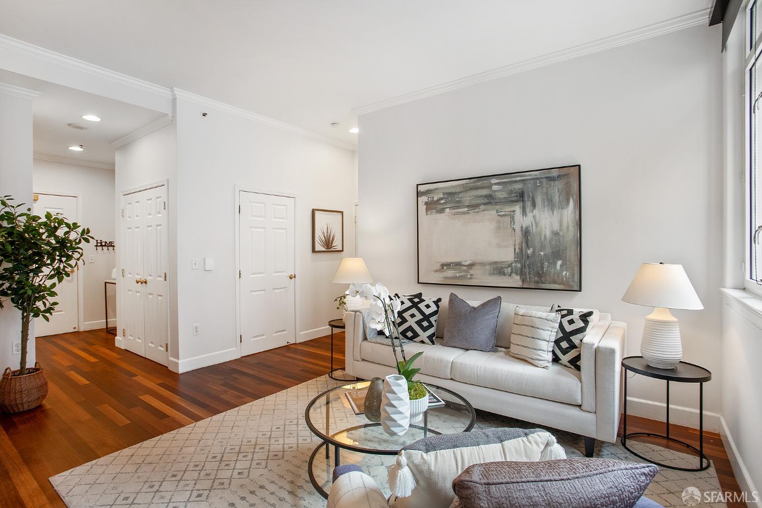 Photo #2: 425069983 Listing 