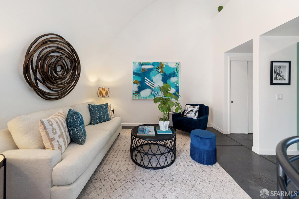 Photo #4: 425069855 Listing 