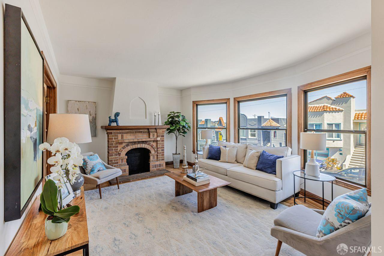 Detail Gallery Image 3 of 30 For 46 Dartmouth St, San Francisco,  CA 94134 - 2 Beds | 1 Baths