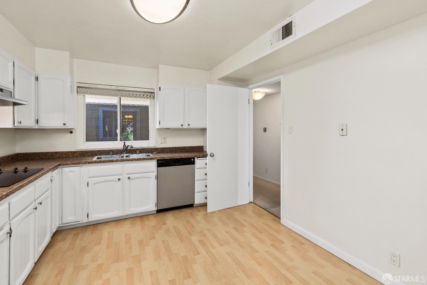 Detail Gallery Image 36 of 89 For 51 Wood St, San Francisco,  CA 94118 - – Beds | – Baths